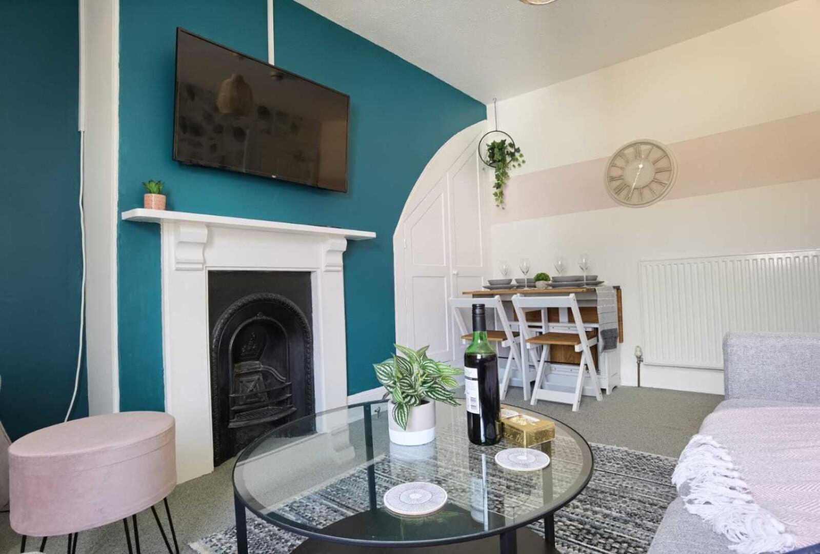 Апартаменти Raleigh Ff&Tf - 1 Bed Georgian Flat In The Centre Of Exeter, Free Parking With Wifi Номер фото